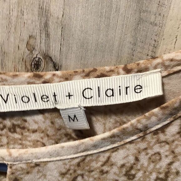 Blouse by Violet + Claire Size medium - Picture 3 of 3